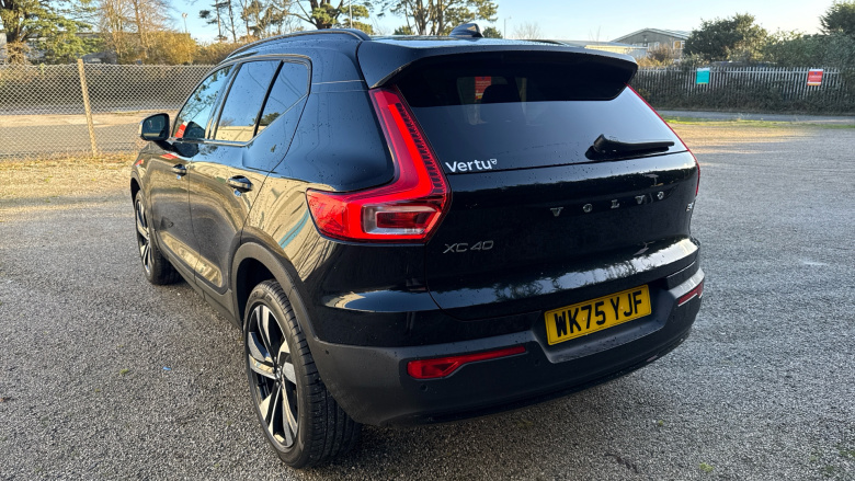 Volvo XC40 2.0 B4P Ultra Dark 5dr Auto Petrol Estate